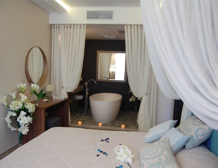 Люкс 2-местный 2-комнатный с ванной в спальне - Гостиничный комплекс «Новый Свет» Судак